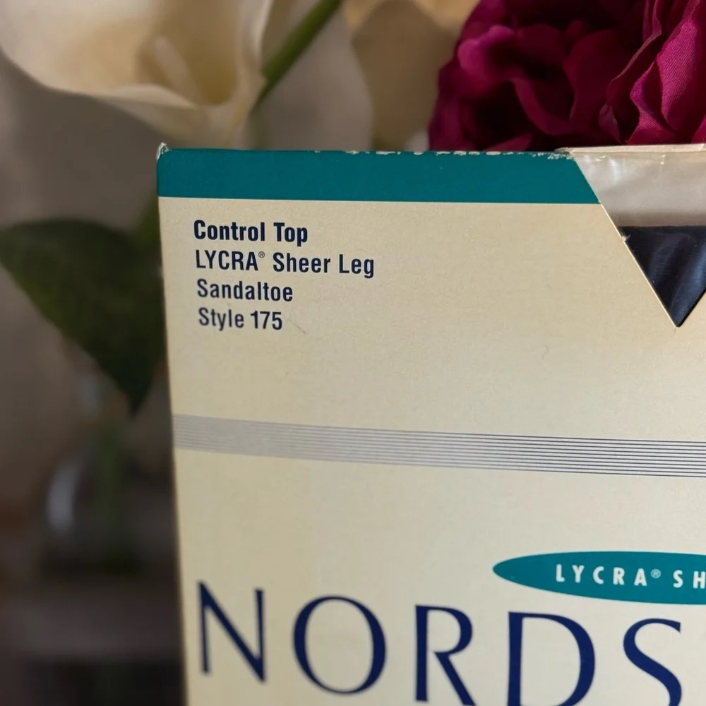 Vtg Nordstrom Control Top Lycra Sheer Leg Hosiery Style 175. Jet‎ Black Size C
